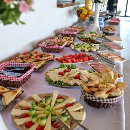 Semesteranläggning (resort) Arameras 4*